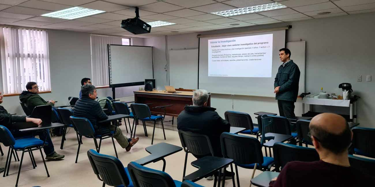 Taller dictado por el Dr. Jerónimo Maze, académico de la Pontificia Universidad Católica de Chile